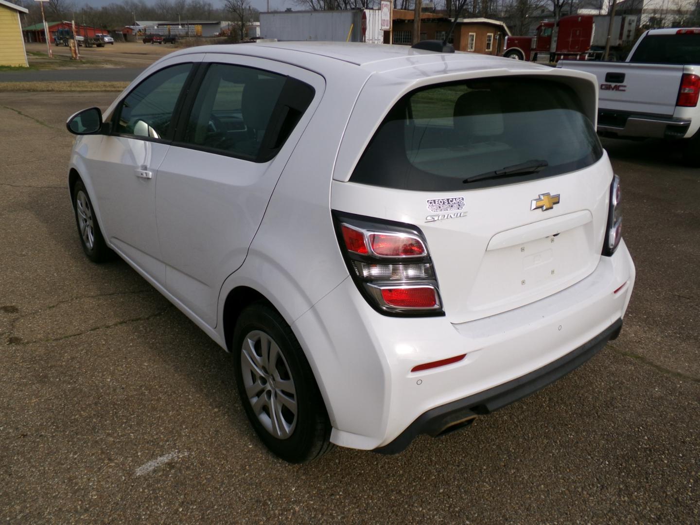 2020 White /gray Chevrolet Sonic LT (1G1JG6SB6L4) with an 1.4L Ecotec engine, automatic transmission, located at 401 First NE, Bearden, AR, 71720, (870) 687-3414, 33.726528, -92.611519 - Photo#2